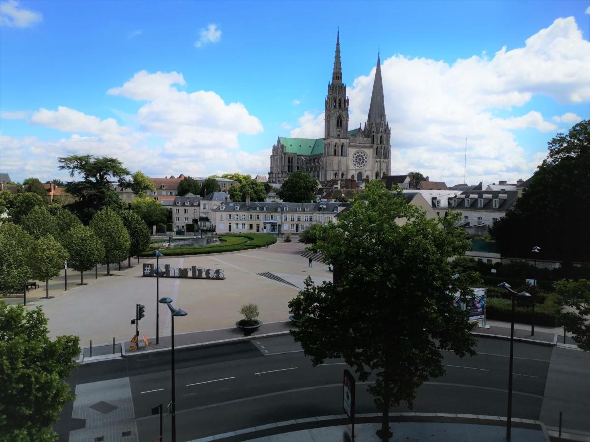 Le Boeuf Couronne - Hotel & Restaurant Chartres- Logis Hotels Zewnętrze zdjęcie