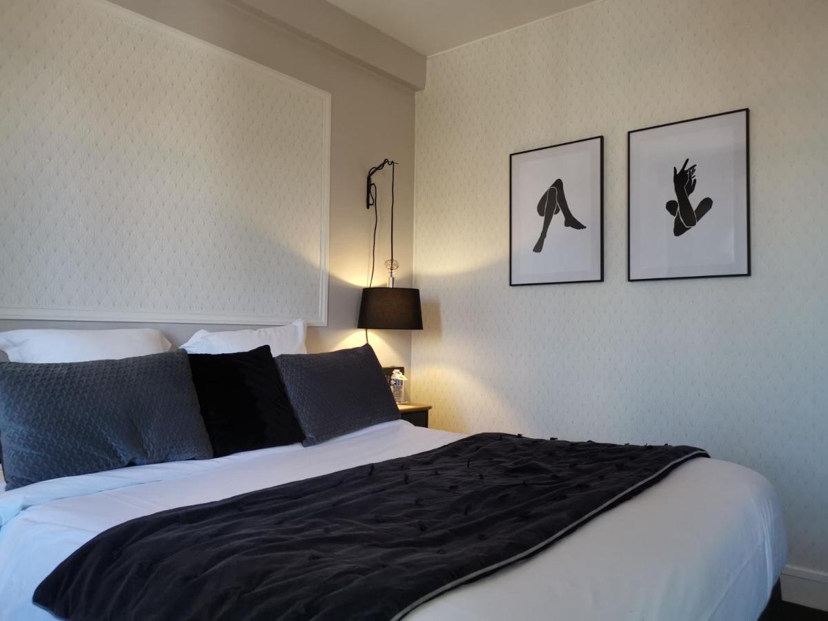 Le Boeuf Couronne - Hotel & Restaurant Chartres- Logis Hotels Zewnętrze zdjęcie
