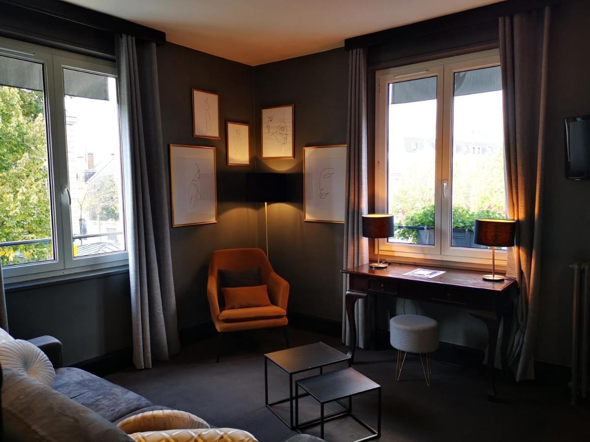 Le Boeuf Couronne - Hotel & Restaurant Chartres- Logis Hotels Zewnętrze zdjęcie