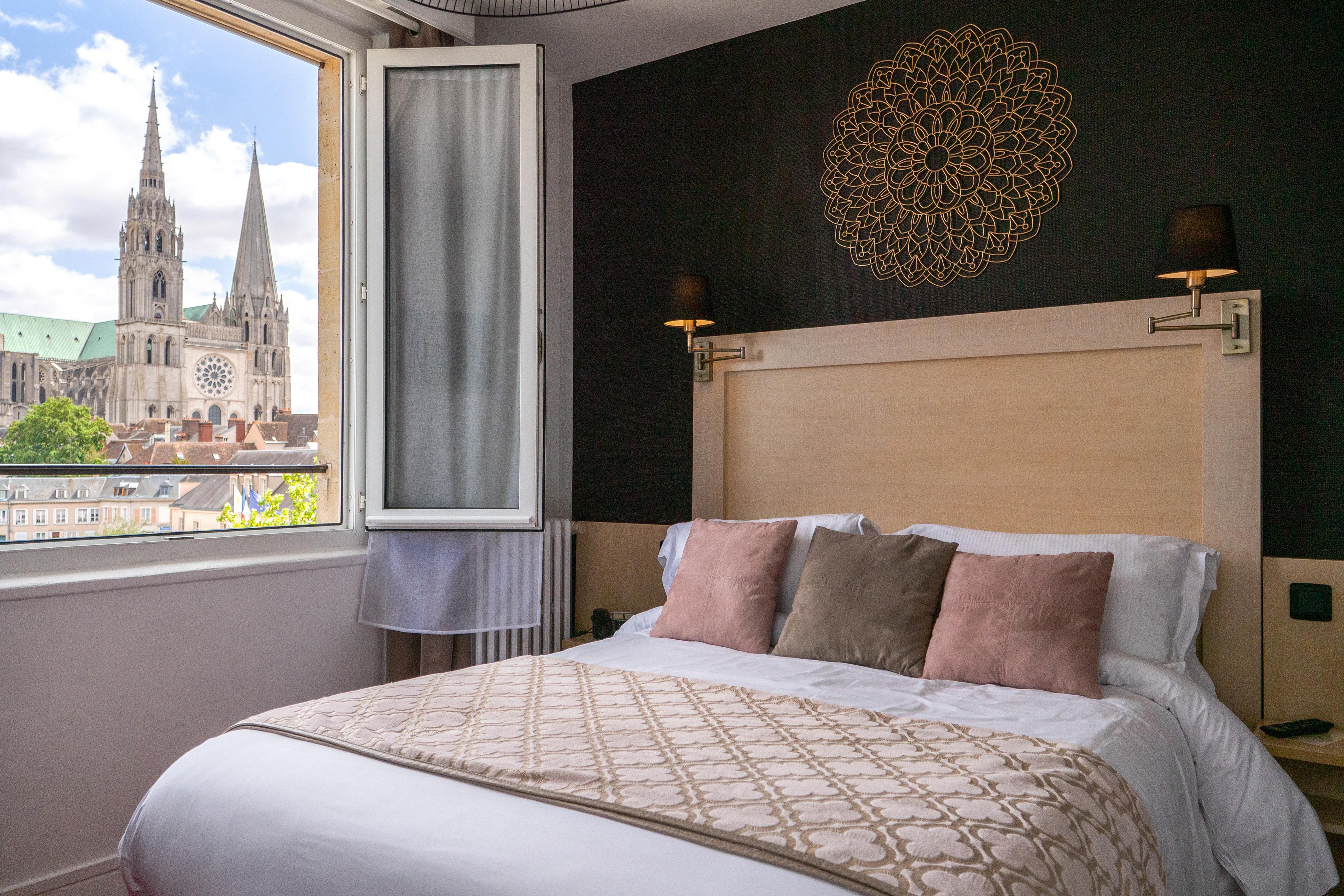 Le Boeuf Couronne - Hotel & Restaurant Chartres- Logis Hotels Zewnętrze zdjęcie