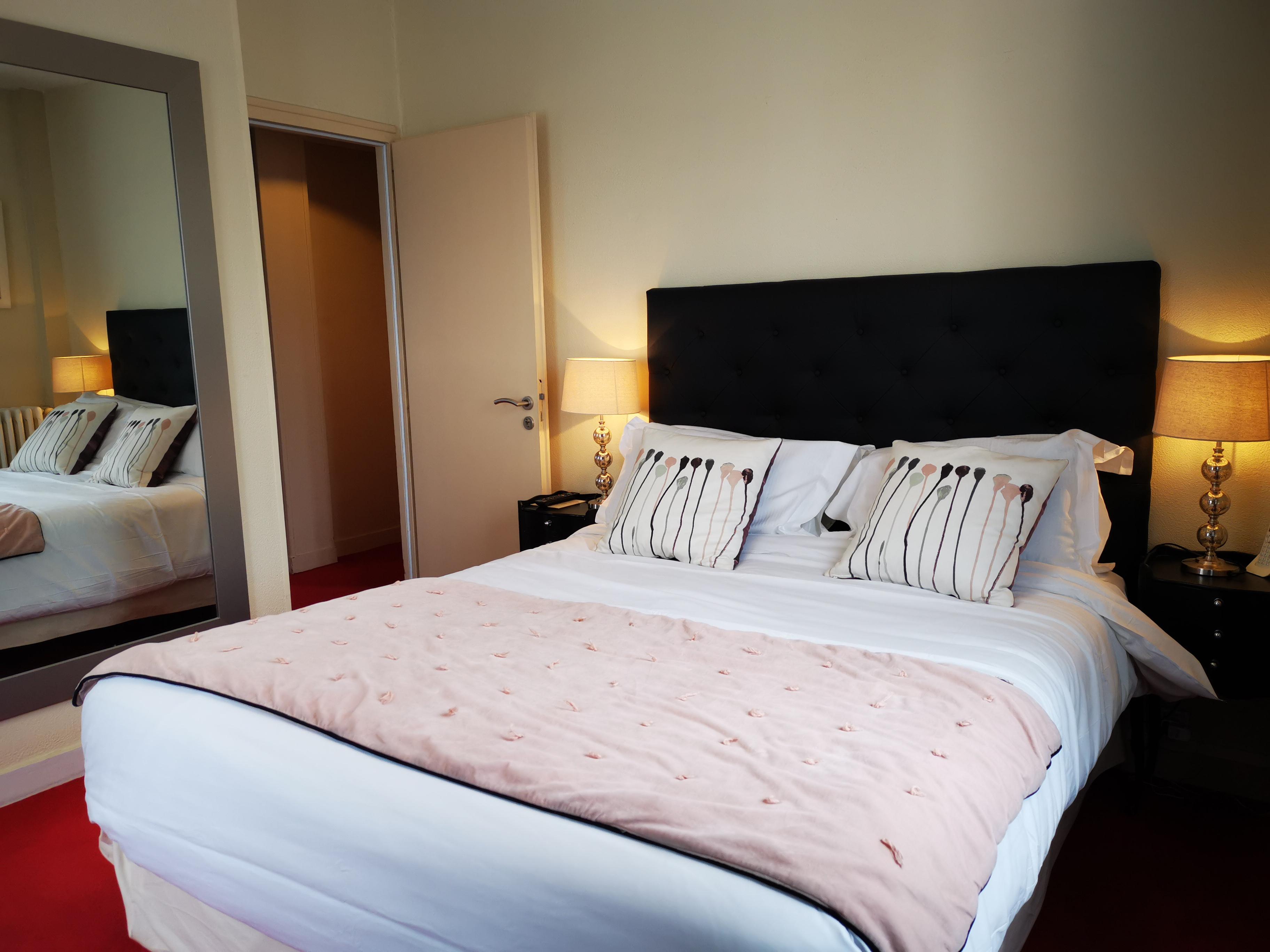 Le Boeuf Couronne - Hotel & Restaurant Chartres- Logis Hotels Zewnętrze zdjęcie