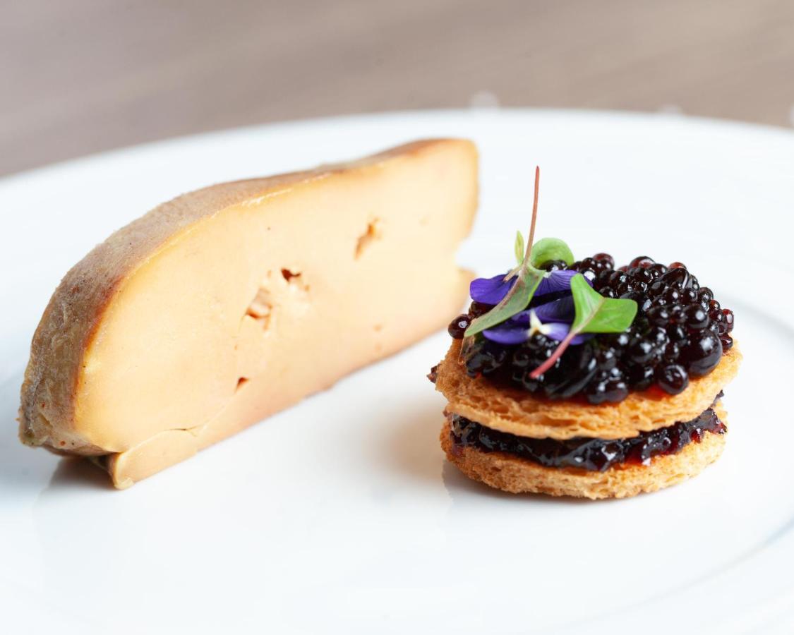 Le Boeuf Couronne - Hotel & Restaurant Chartres- Logis Hotels Zewnętrze zdjęcie
