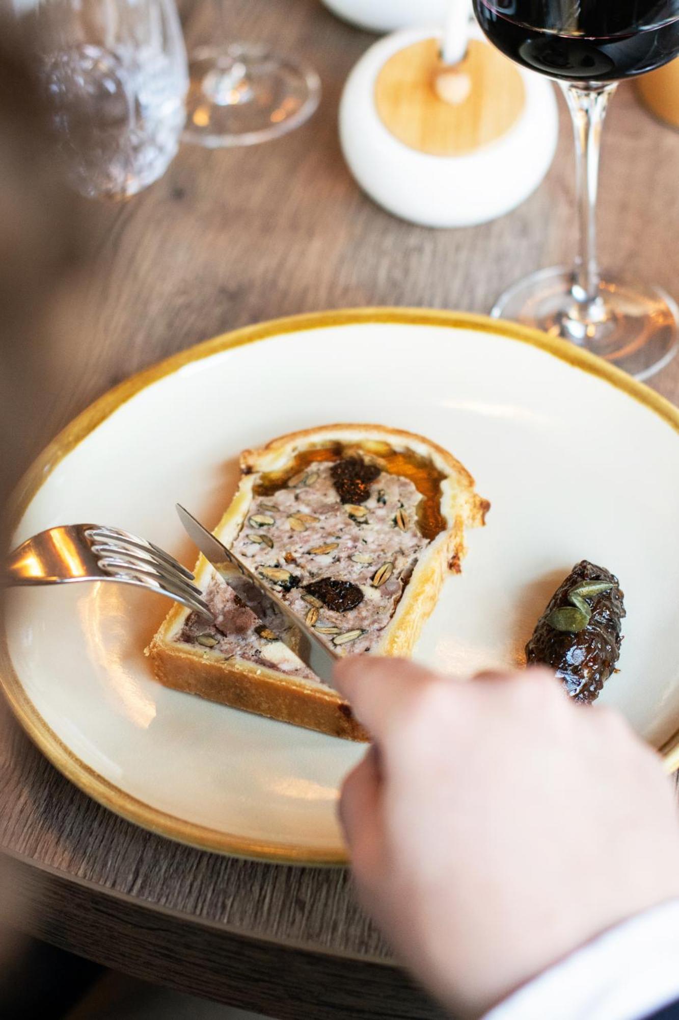 Le Boeuf Couronne - Hotel & Restaurant Chartres- Logis Hotels Zewnętrze zdjęcie