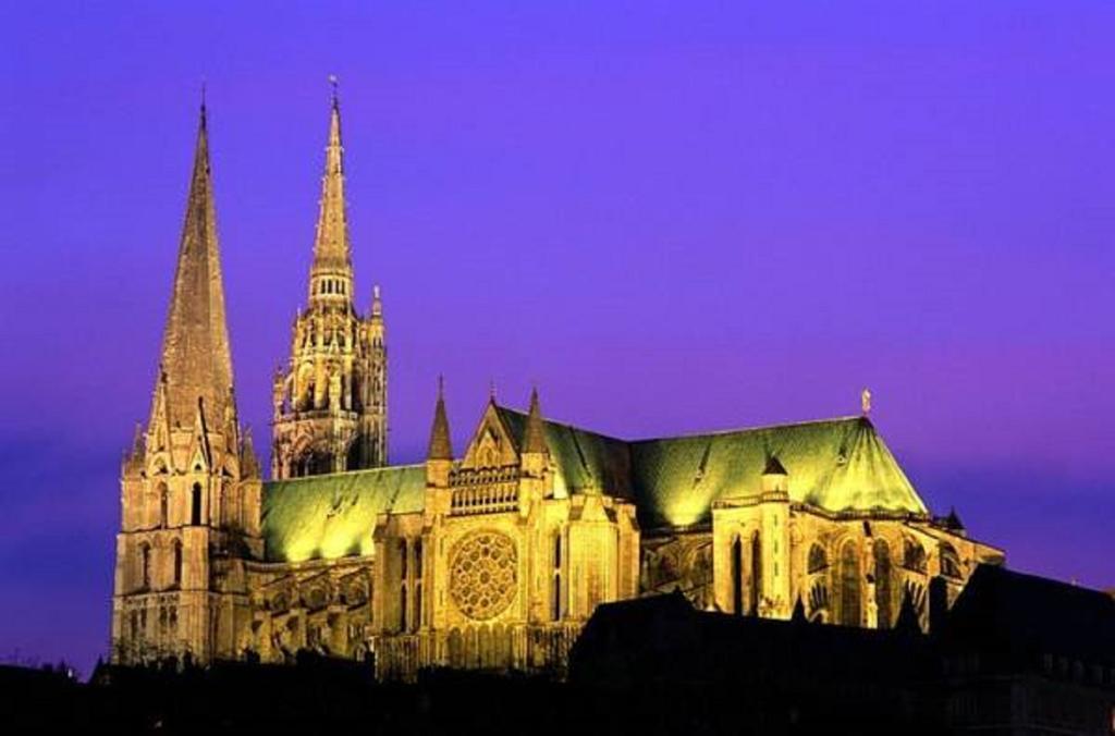 Le Boeuf Couronne - Hotel & Restaurant Chartres- Logis Hotels Zewnętrze zdjęcie