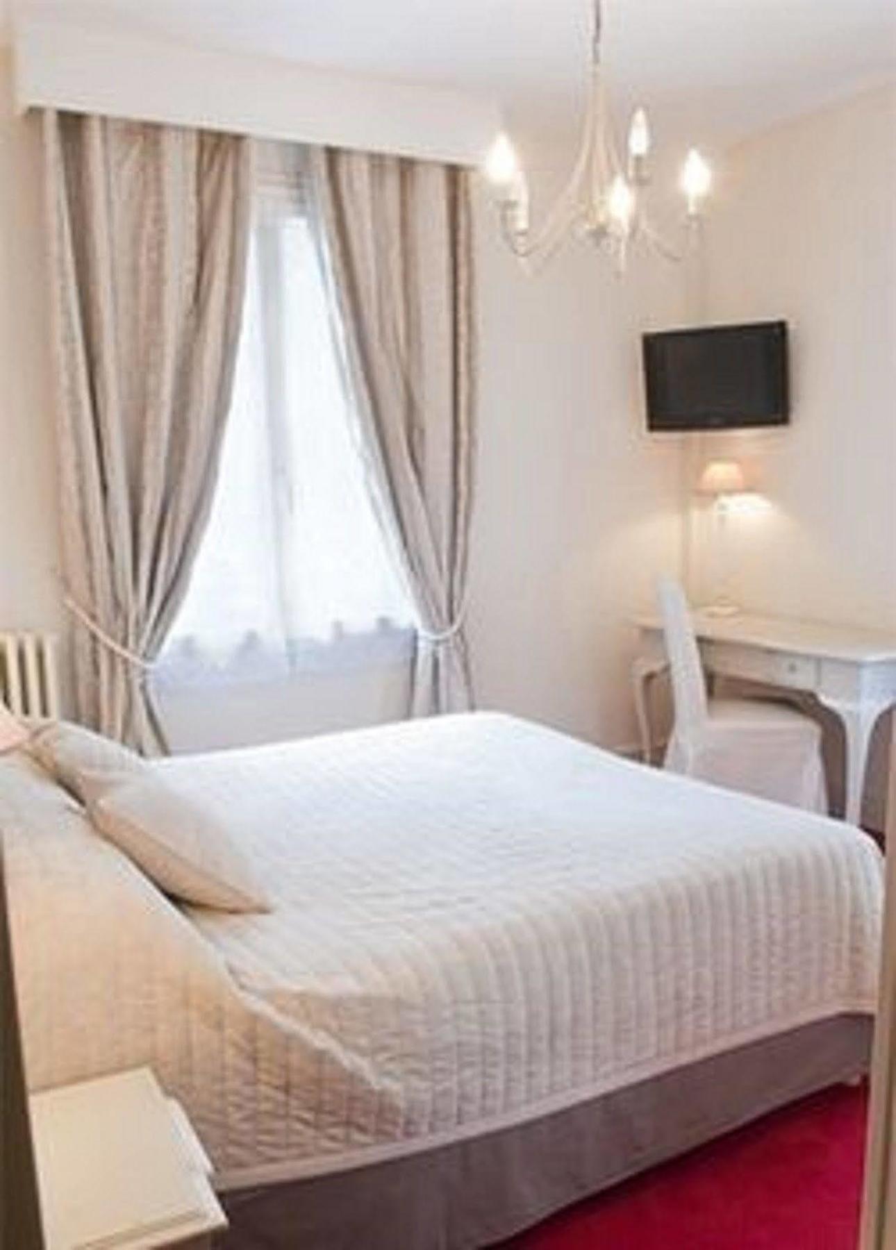 Le Boeuf Couronne - Hotel & Restaurant Chartres- Logis Hotels Zewnętrze zdjęcie