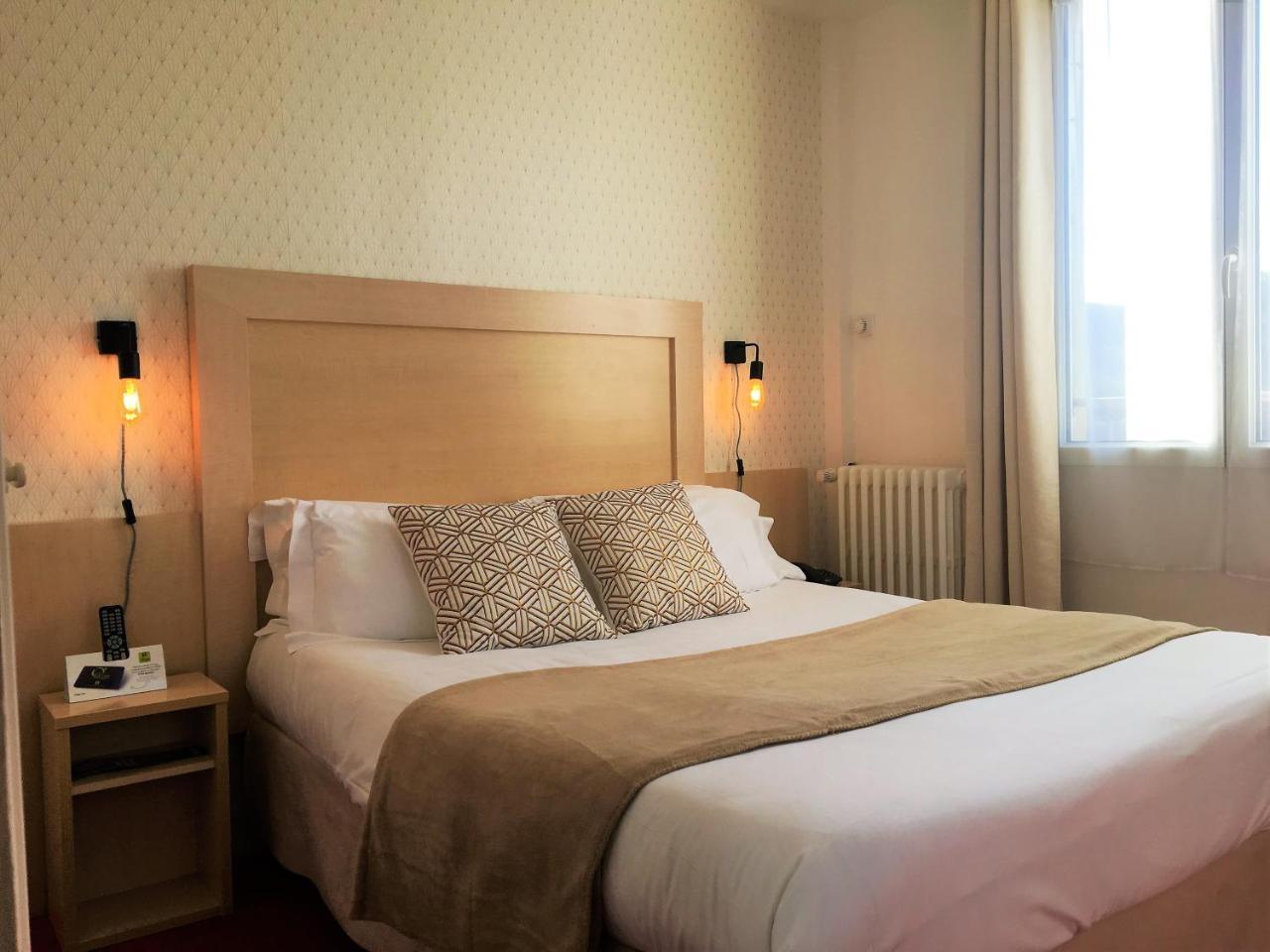 Le Boeuf Couronne - Hotel & Restaurant Chartres- Logis Hotels Zewnętrze zdjęcie